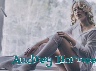 Audrey_Hornee