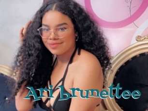 Ari_brunettee