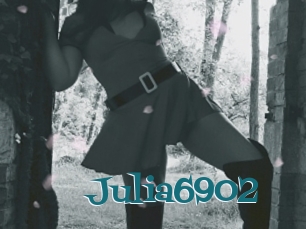 Julia6902