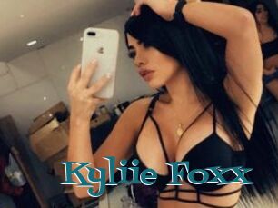 Kyliie_Foxx