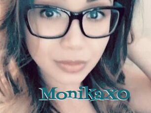 MonikaXO