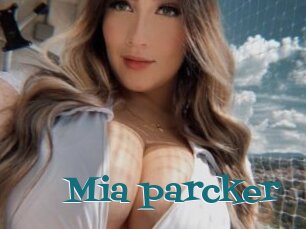 Mia_parcker