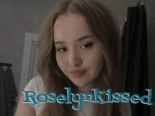 Roselynkissed