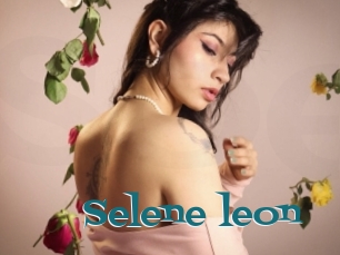 Selene_leon