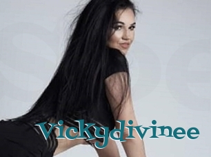 Vickydivinee